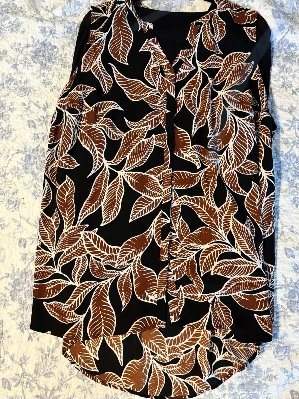 Apt 9 Women’s plus size 3x NWOT silk-like sleeveless v-neck fall leaf print
